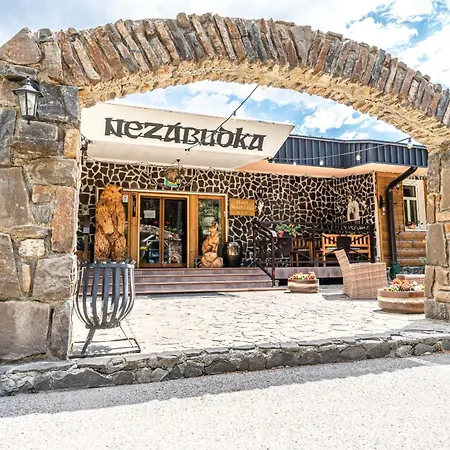 Tatranska * Štrba